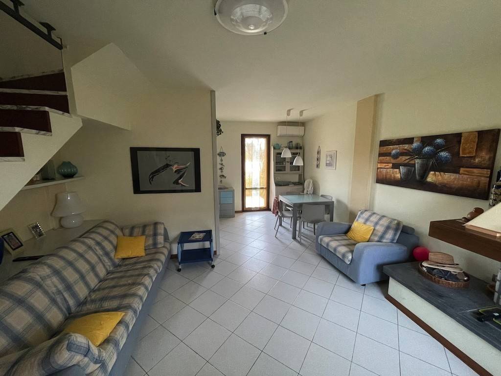 casa indipendente in vendita a Montignoso in zona Cinquale