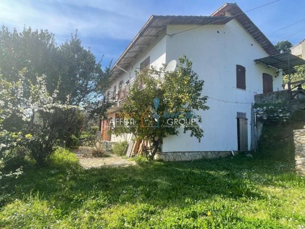 casa indipendente in vendita a Montignoso in zona Sant'Eustachio