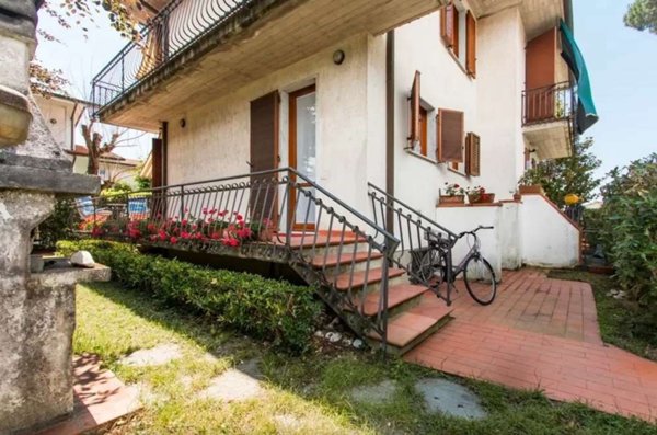 casa indipendente in vendita a Montignoso in zona Cinquale