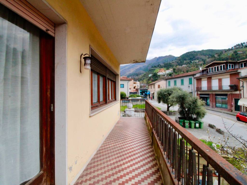 appartamento in vendita a Montignoso in zona Capanne