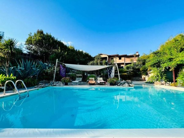 casa indipendente in vendita a Montignoso in zona Palatina