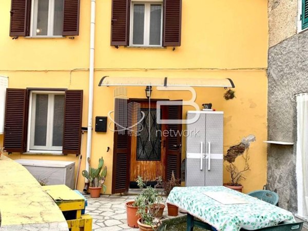 casa indipendente in vendita a Montignoso
