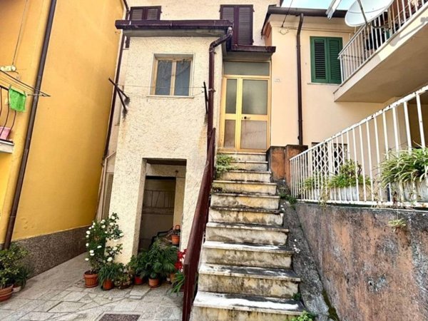 casa indipendente in vendita a Montignoso in zona Capanne