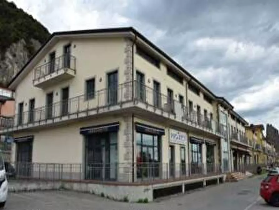 locale commerciale in vendita a Montignoso in zona Renella