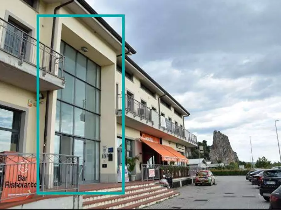 ufficio in vendita a Montignoso in zona Renella