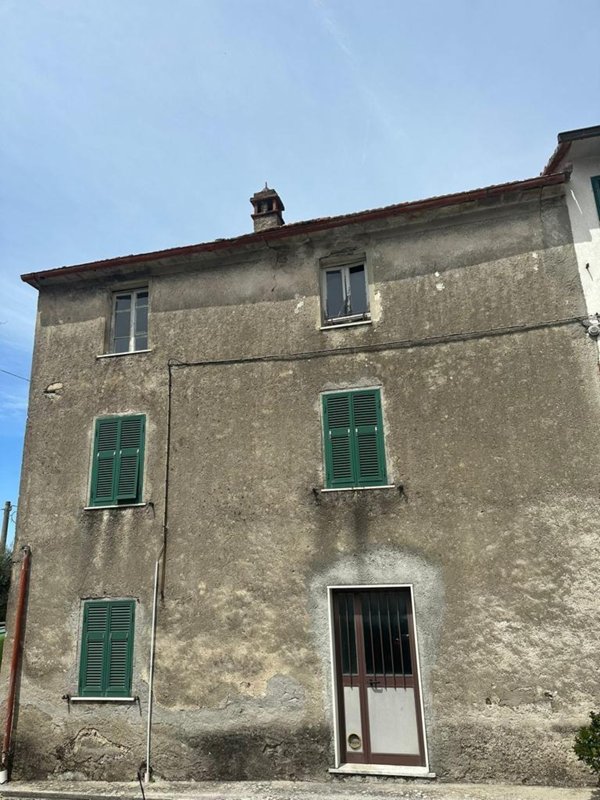 casa indipendente in vendita a Montignoso in zona Cervaiolo
