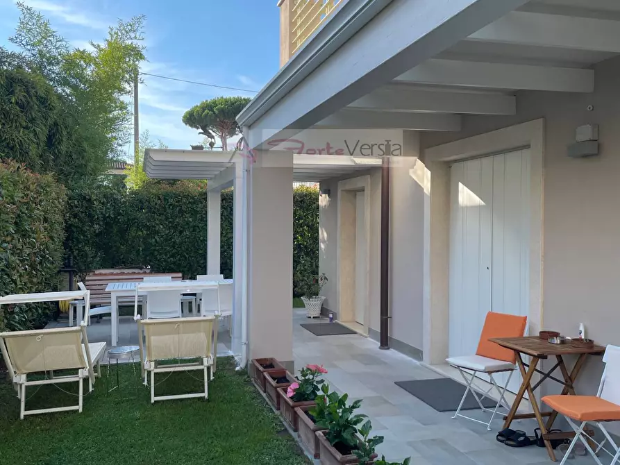 casa indipendente in vendita a Montignoso in zona Cinquale