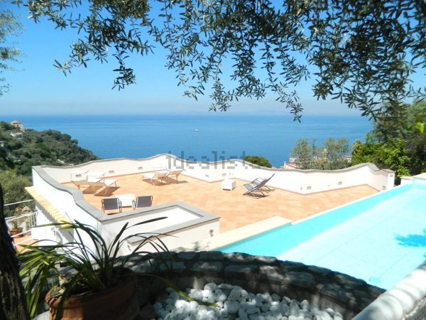 casa indipendente in vendita a Montignoso