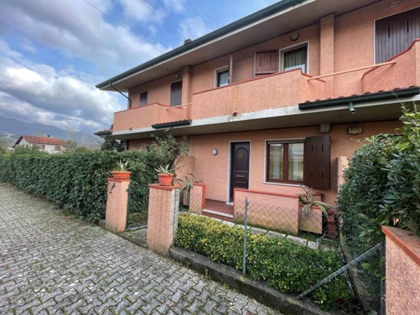 casa indipendente in vendita a Montignoso in zona Cinquale