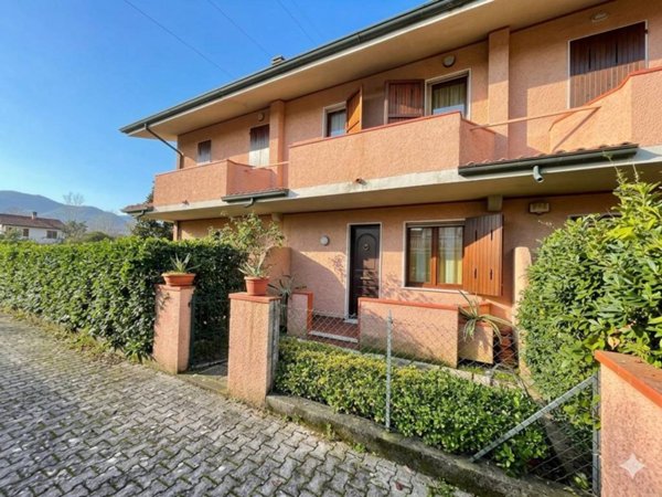 casa indipendente in vendita a Montignoso in zona Cinquale