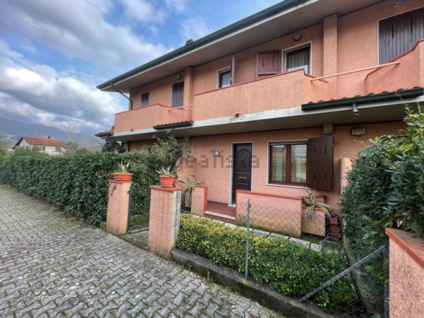 casa indipendente in vendita a Montignoso in zona Cinquale