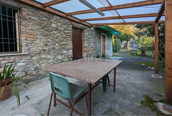 casa indipendente in vendita a Montignoso