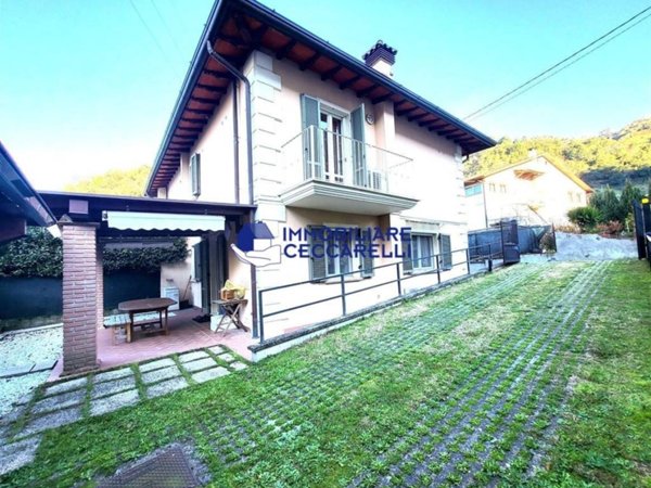 casa indipendente in vendita a Montignoso in zona Palatina