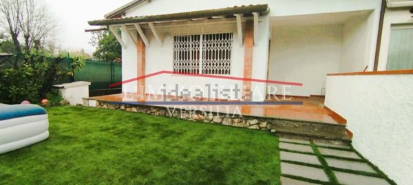 casa indipendente in vendita a Montignoso in zona Cinquale