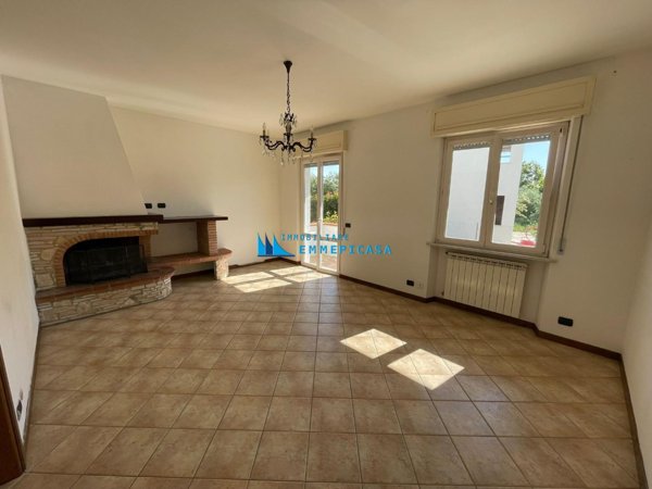 casa indipendente in vendita a Montignoso in zona Cervaiolo
