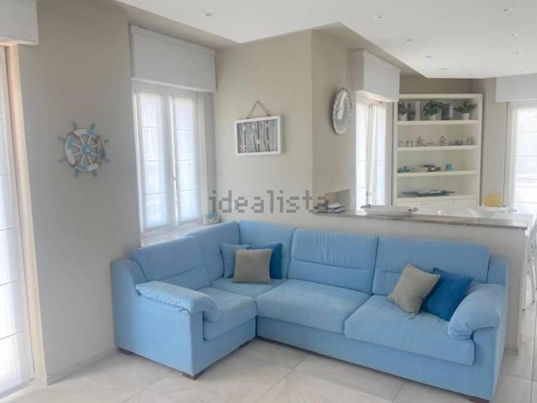 casa indipendente in vendita a Montignoso in zona Cinquale