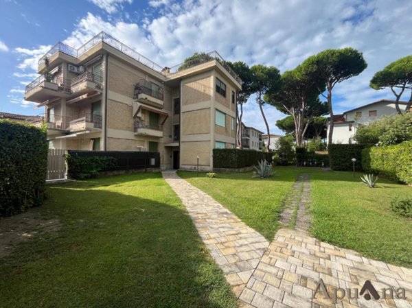 appartamento in vendita a Montignoso in zona Cinquale