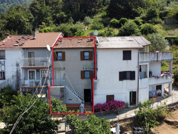 casa indipendente in vendita a Montignoso