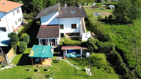 casa indipendente in vendita a Montignoso in zona Renella