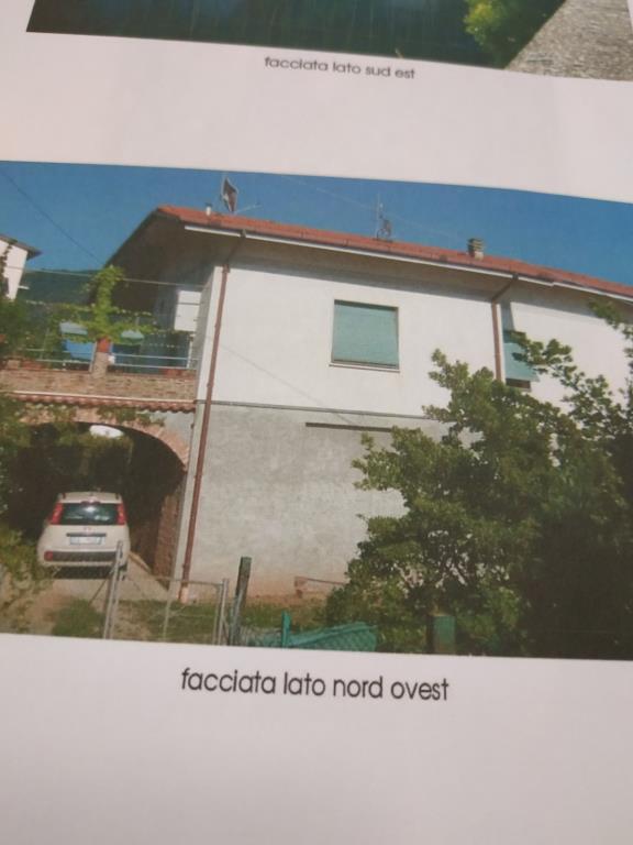 casa indipendente in vendita a Montignoso