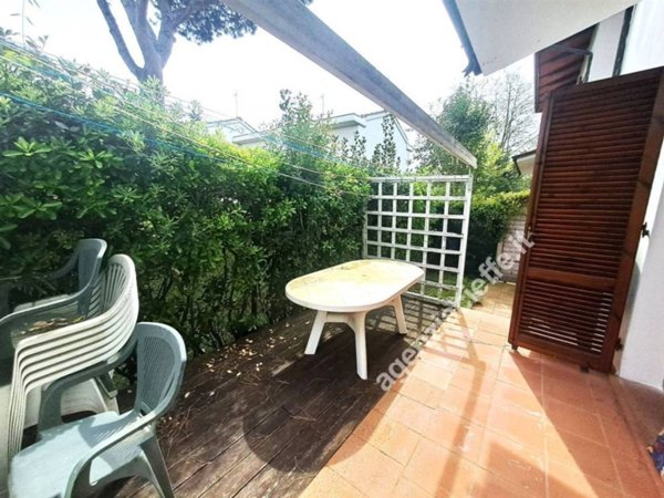 casa indipendente in vendita a Montignoso in zona Cinquale