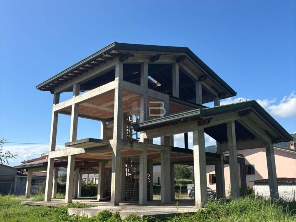 casa indipendente in vendita a Montignoso in zona Renella