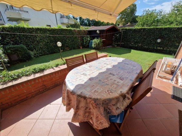 appartamento in vendita a Montignoso in zona Cinquale