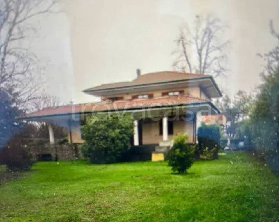 casa indipendente in vendita a Montignoso in zona Cervaiolo