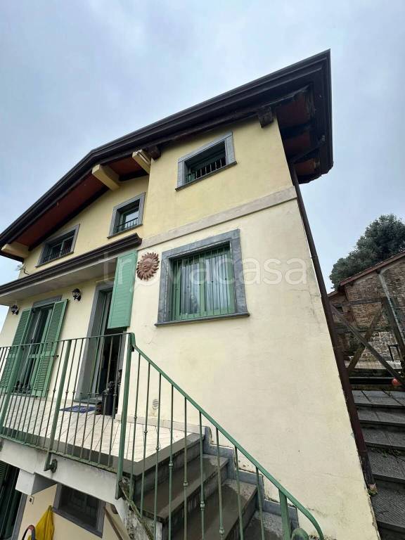 casa indipendente in vendita a Montignoso in zona Palatina