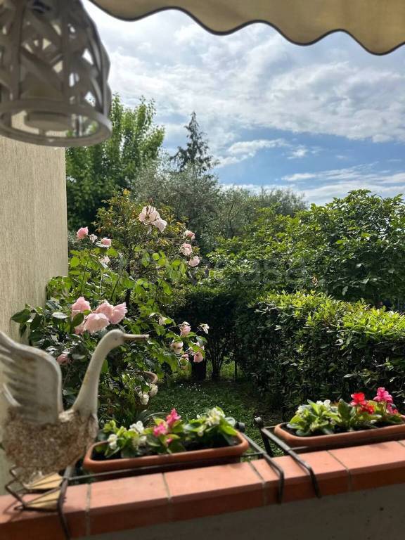 appartamento in vendita a Montignoso in zona Debbia