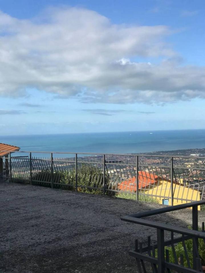 casa indipendente in vendita a Montignoso