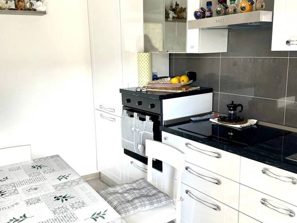 casa indipendente in vendita a Montignoso in zona Sant'Eustachio