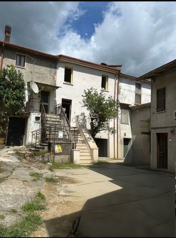 casa indipendente in vendita a Montignoso in zona Capanne