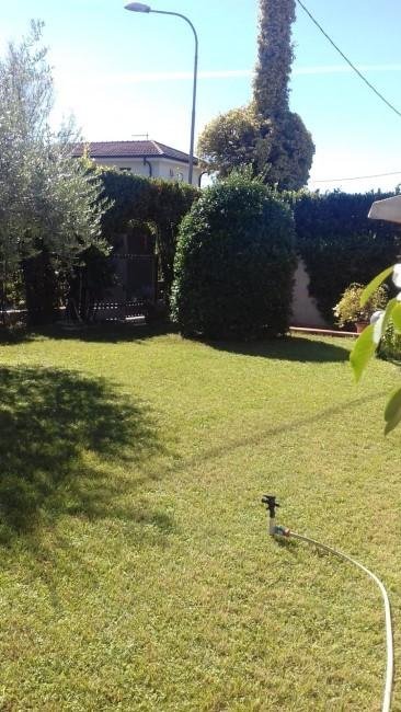 casa indipendente in vendita a Montignoso in zona Cinquale