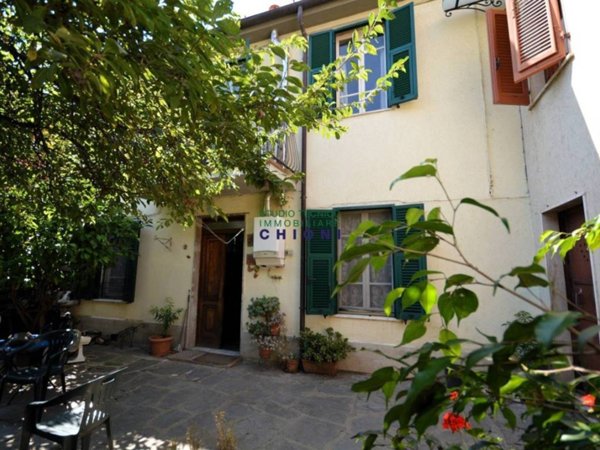 casa indipendente in vendita a Montignoso in zona Capanne