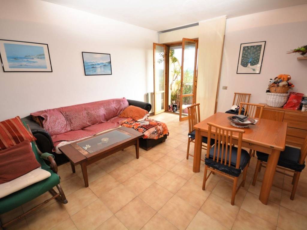 appartamento in vendita a Montignoso in zona Debbia