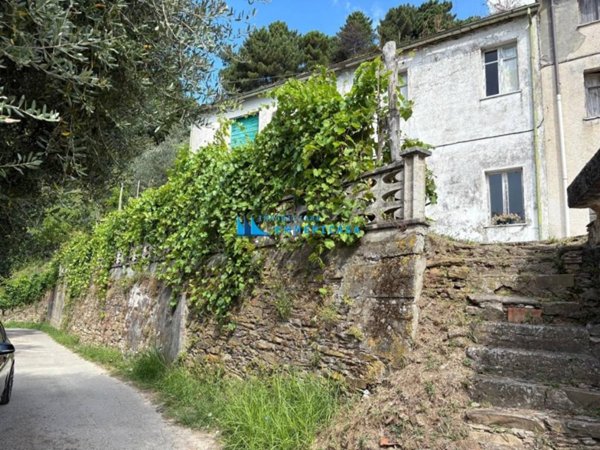 casa indipendente in vendita a Montignoso in zona Sant'Eustachio