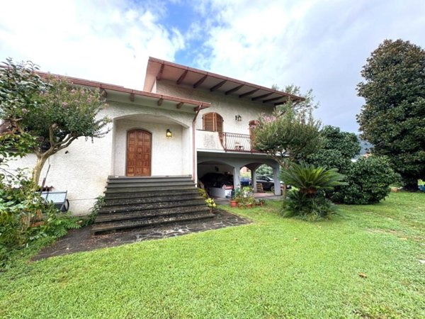 casa indipendente in vendita a Montignoso in zona Cervaiolo
