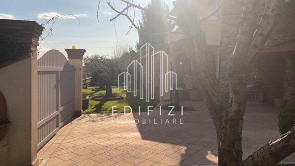 casa indipendente in vendita a Montignoso in zona Cervaiolo