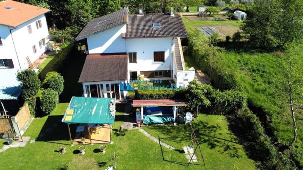 casa indipendente in vendita a Montignoso