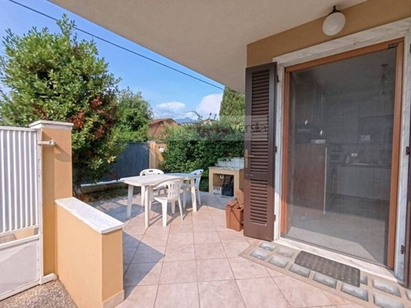 casa indipendente in vendita a Montignoso in zona Cinquale