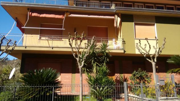 casa indipendente in vendita a Montignoso