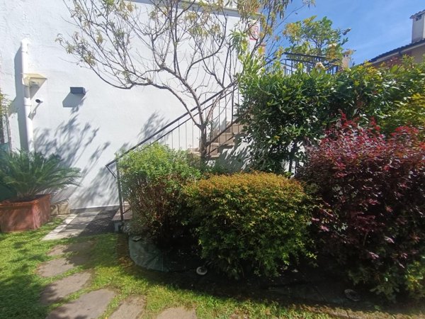 casa indipendente in vendita a Montignoso in zona Cinquale