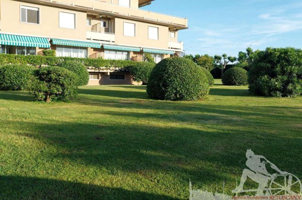 appartamento in vendita a Montignoso
