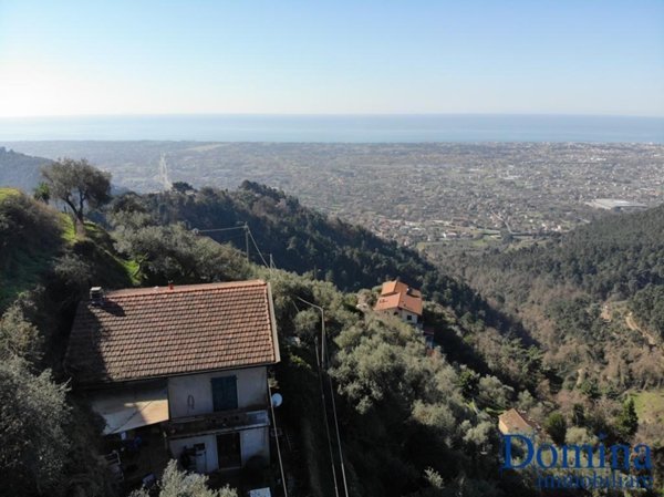 casa indipendente in vendita a Montignoso in zona Serra
