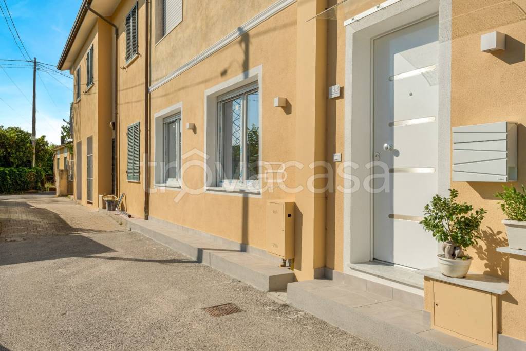 appartamento in vendita a Montignoso in zona Cervaiolo
