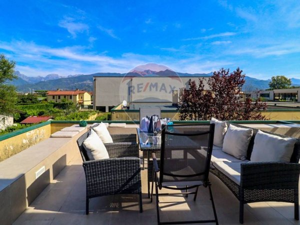 casa indipendente in vendita a Montignoso in zona Cinquale