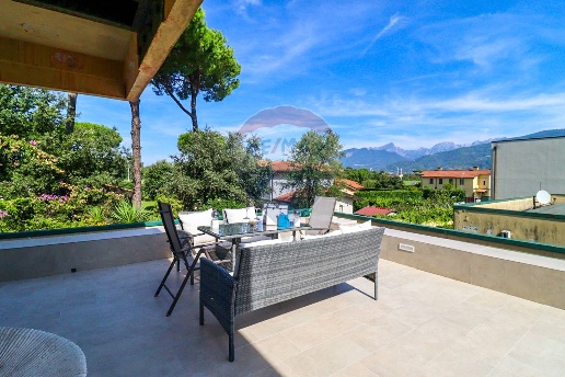 casa indipendente in vendita a Montignoso in zona Cinquale