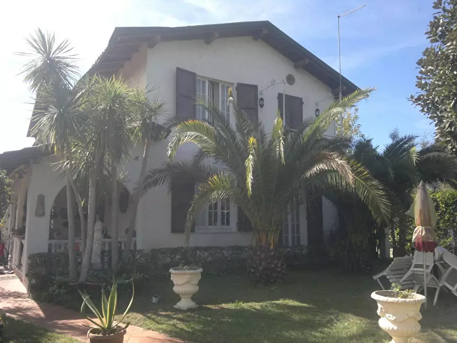 casa indipendente in vendita a Montignoso in zona Renella