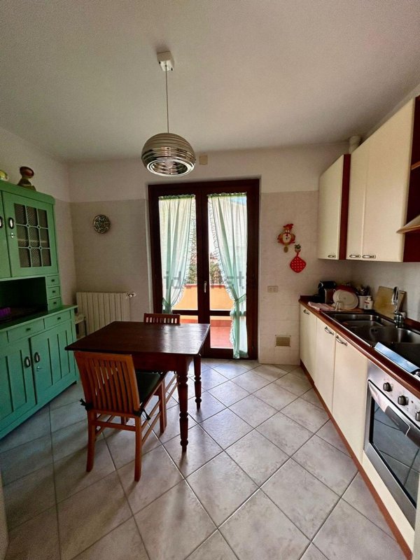 casa indipendente in vendita a Montignoso in zona Renella